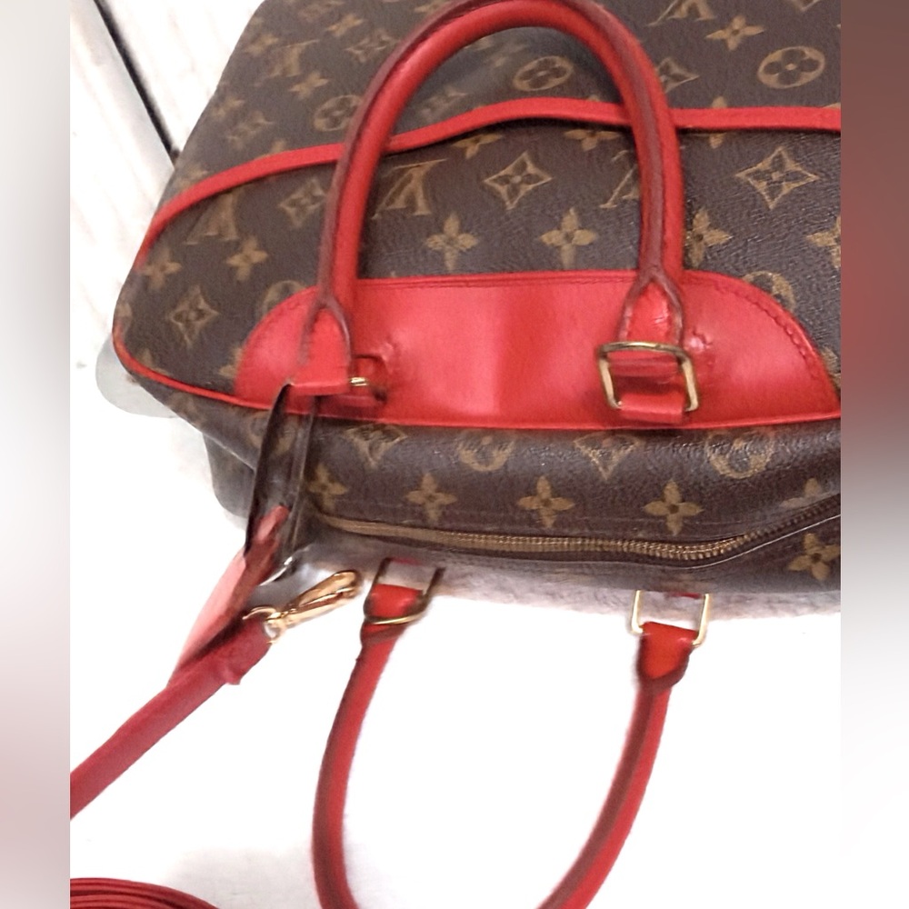 Louis Vuitton Bag - Picture 9 of 16